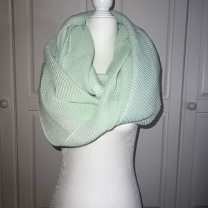 Light weight shawl/wrap